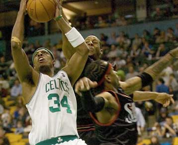 Νίκη – εισιτήριο για τα πλέι οφ του ΝΒΑ πήραν οι Σέλτικς – Επικράτησαν επί των Σίξερς