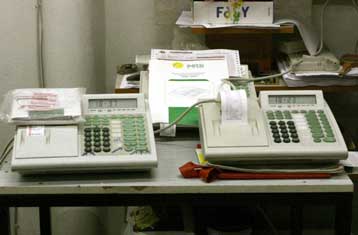 Ελέγχους στις ταμειακές μηχανές ξεκινά το υπουργείο Οικονομικών