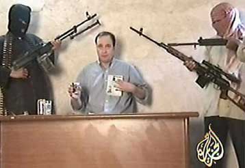 Αμερικανός όμηρος εκλιπαρεί για τη ζωή του σε νέο βίντεο απόγνωσης από το Ιράκ