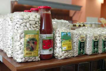 Πρόστιμα σε οκτώ επιχειρήσεις για παρατυπίες και παραλείψεις στη σήμανση των οσπρίων