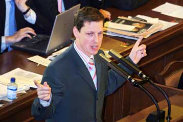 Συμφωνία σχηματισμού κυβέρνησης στην Τσεχία ανακοίνωσε ο Στάνισλαβ Γκρος