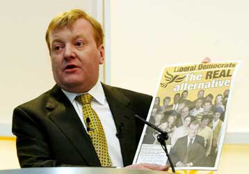 Ανάπτυξη και απόσυρση των Βρετανών από το Ιράκ υπόσχονται οι Φιλελεύθεροι Δημοκράτες