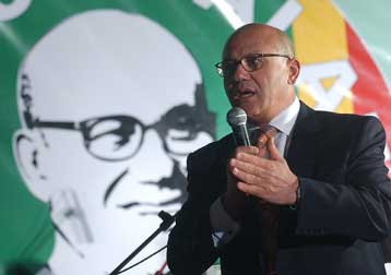 Τέλος εποχής για τον Ντενκτάς οι εκλογές της Κυριακής για την ηγεσία των Τουρκοκυπρίων