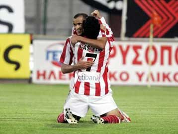 Ο Ολυμπιακός δεν έχει ευνοηθεί, λέει ο Μπάγεβιτς-Μας τιμώρησε, απαντά ο Κοκότοβιτς