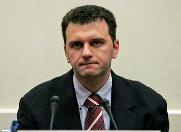 Αθώος για εγκλήματα πολέμου δηλώνει στη Χάγη πρώην υψηλόβαθμος αστυνομικός της ΠΓΔΜ