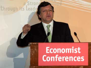 Τη δημιουργία ελκυστικού επενδυτικού περιβάλλοντος έθεσε ως στόχο της ΕΕ ο Ζ.Μπαρόζο