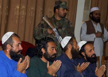 Επέστρεψαν στην Καμπούλ 17 Αφγανοί κρατούμενοι στη βάση του Γκουαντάναμο