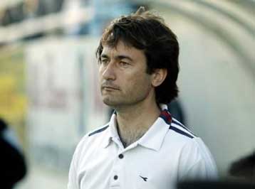 Στους παίκτες του ΟΦΗ απέδωσε ευθύνες ο Χατζηνικολάου για την ήττα από τον ΠΑΟΚ