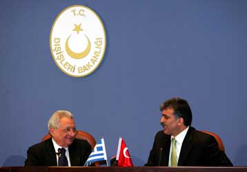 Ακυρώνει το ταξίδι του στην Κομοτηνή για τη Σύνοδο του ΟΣΕΠ ο Αμπντουλάχ Γκιούλ