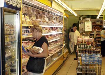 Σύμμαχος του υπουργείου Ανάπτυξης κατά της αισχροκέρδειας ο «Οδηγός καταναλωτή»