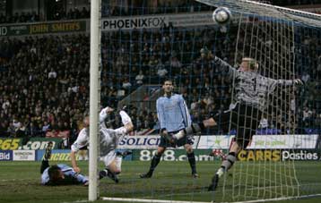 Η Μπόλτον δεν εκμετελλεύτηκε το γκολ του Stelios-Την Τετάρτη, Τσέλσι-Αρσεναλ