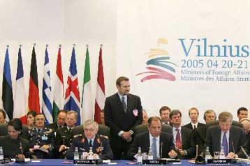 Συμφωνία στρατιωτικής συνεργασίας με τη Ρωσία στη ΝΑΤΟϊκή σύνοδο του Βίλνιους