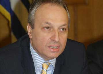 «Εμφύλιος» κυβέρνησης-Ρηγίλλης για τους βαμβακοπαραγωγούς Θεσσαλίας