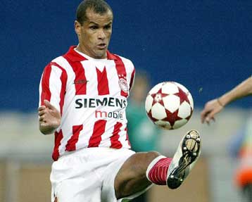 Κοινοτικός ετοιμάζεται να… γίνει ο Ριβάλντο-Ο Ντάβιντς στο «ερυθρόλευκο» στόχαστρο