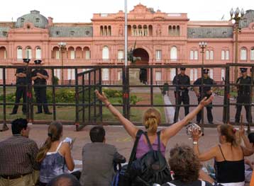 Κάθειρξη δέκα ετών σε έναν ακόμη πρωταγωνιστή του «Βρώμικου Πολέμου» της Αργεντινής