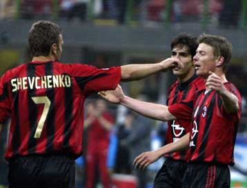 Η Μίλαν νίκησε 3-0 την Πάρμα και περιμένει Γιουβέντους και… Αϊντχόφεν