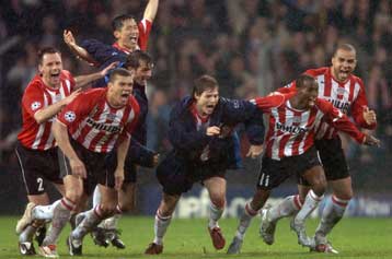 Και μαθηματικά πρωταθλήτρια Ολλανδίας η Αϊντχόφεν, 3-0 την Φίτεσε