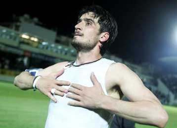 Όλα τα ίδια έμειναν, μολονότι άλλαζαν συνεχώς-Οι τρεις «μονομάχοι» στις ίδιες θέσεις