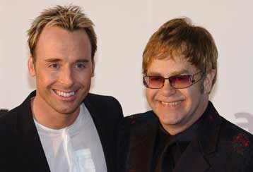 Ο Έλτον Τζον παντρεύεται το Δεκέμβριο τον εκλεκτό της καρδιάς του