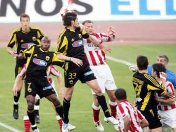 Τρεις αγωνιστικές πριν από το τέλος, σκέφτονται τον τελικό ΑΕΚ και Ολυμπιακός