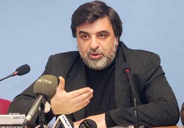 Για «εμμονή σε νεοφιλελεύθερα δόγματα» κατηγορεί η ΑΔΕΔΥ τον Ν.Γκαργκάνα