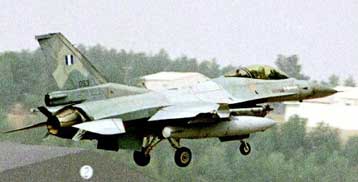 Συνεχίστηκαν τη Δευτέρα οι τουρκικές προκλήσεις πάνω από το Αιγαίο