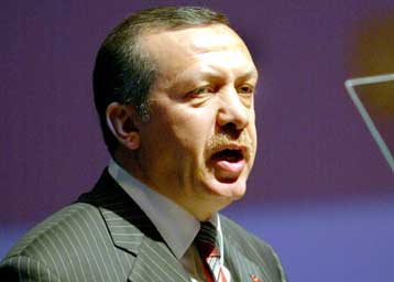 Αιχμές Ερντογάν με αποδέκτες στο εσωτερικό της Τουρκίας για την ένταση στα Ίμια