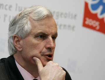 «Ναι» στο Σύνταγμα για μία Ευρώπη δίχως την αμερικανική επιρροή ζητά ο Μισέλ Μπαρνιέ