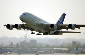 Ολοκλήρωσε την παρθενική του πτήση το σούπερ τζάμπο Α380