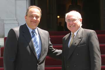 Συνάντηση Καραμανλή με τον Αυστραλό πρωθυπουργό στο Μέγαρο Μαξίμου