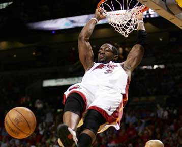 Οι Χιτ έκαναν το 2-0 κόντρα στους Νετς και οι Πίστονς επί των Σίξερς