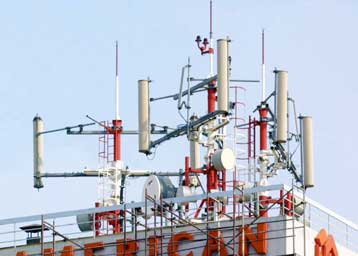 Νομοθετική ρύθμιση ζητούν οι εταιρείες κινητής τηλεφωνίας για τις κεραίες