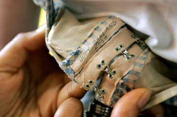 Για 220.000 ευρώ πωλήθηκε το φόρεμα της Τζούντι Γκάρλαντ στο «Μάγο του Οζ»