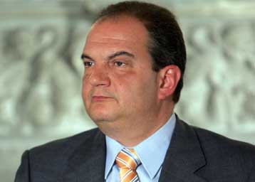 Επανέρχονται στο προσκήνιο οι σκέψεις για «μικρό και ευέλικτο κυβερνητικό σχήμα»