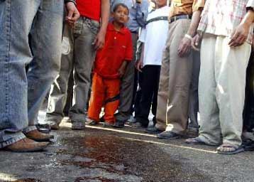 Διακόσια άτομα ανακρίνονται για τις τρομοκρατικές επιθέσεις στο Κάιρο