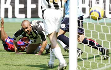 Μονομαχία στο San Siro θα κρίνει το scudetto μεταξύ Μίλαν και Γιουβέντους