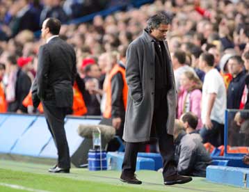 «Πεινασμένους» παίκτες αναζητά ο Μπενίτεθ-«Αφρούς» έβγαζε ο Μουρίνιο στο «Ρίμποκ»