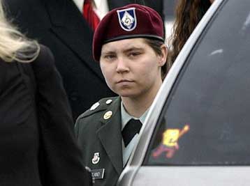 Ένοχη για τη φρίκη του Αμπού Γκράιμπ δήλωσε η Λίντι Ίνγκλαντ