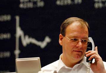 Υποχώρηση μεταποίησης και αύξηση ανεργίας στην ευρωζώνη