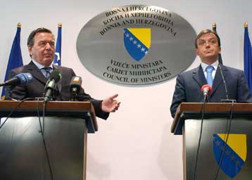 Υπέρ της σύσφιξης των σχέσεων Βοσνίας-Ερζεγοβίνης και ΕΕ ο Γκέρχαρντ Σρέντερ