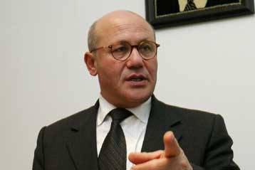 Για αδιαλλαξία στο θέμα του σχεδίου Ανάν κατηγορεί τον Τ.Παπαδόπουλο ο Ταλάτ