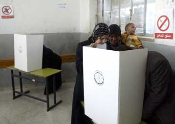 Τρίτος γύρος δημοτικών εκλογών στα παλαιστινιακά εδάφη με αυξημένη συμμετοχή