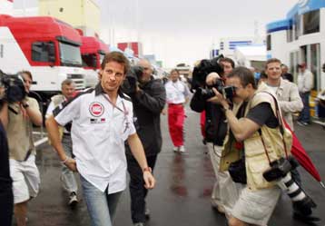 Αποκλείστηκε η BAR από τα GP Βαρκελώνης και Μονακό, χάνει και τους βαθμούς της Ίμολα