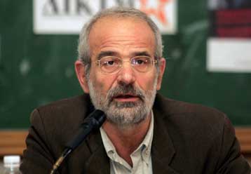 Έκκληση Αλαβάνου στην κυβέρνηση να στηρίξει οικονομικά το ΙΚΑ