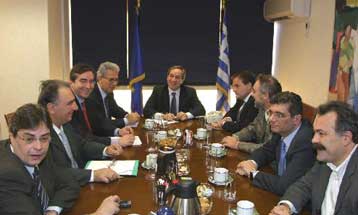 Δύο σχέδια για τη λύση στο ασφαλιστικό των τραπεζών