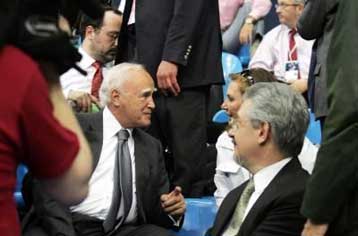 Συνάντηση Παπούλια με τους μπασκετμπολίστες του Παναθηναϊκού στη Μόσχα