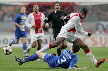 Ο Χαριστέας την τελευταία πινελιά στο 4-0 του Αγιαξ επί της Βάαλβαϊκ