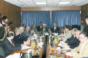 Συνάντηση Παυλόπουλου με εθελοντές στο πλαίσιο αντιμετώπισης των πυρκαγιών