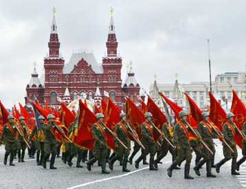 Κορυφώθηκαν οι εκδηλώσεις στη Μόσχα για την 60ή επέτειο από την πτώση των ναζί