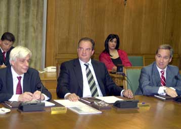 Αυστηρό μήνυμα Καραμανλή προς υπουργούς για ανασχηματισμό και καλύτερη συνεργασία